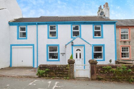 4 bedroom Mid Terrace House for sale