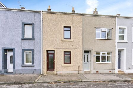 2 bedroom Mid Terrace House for sale