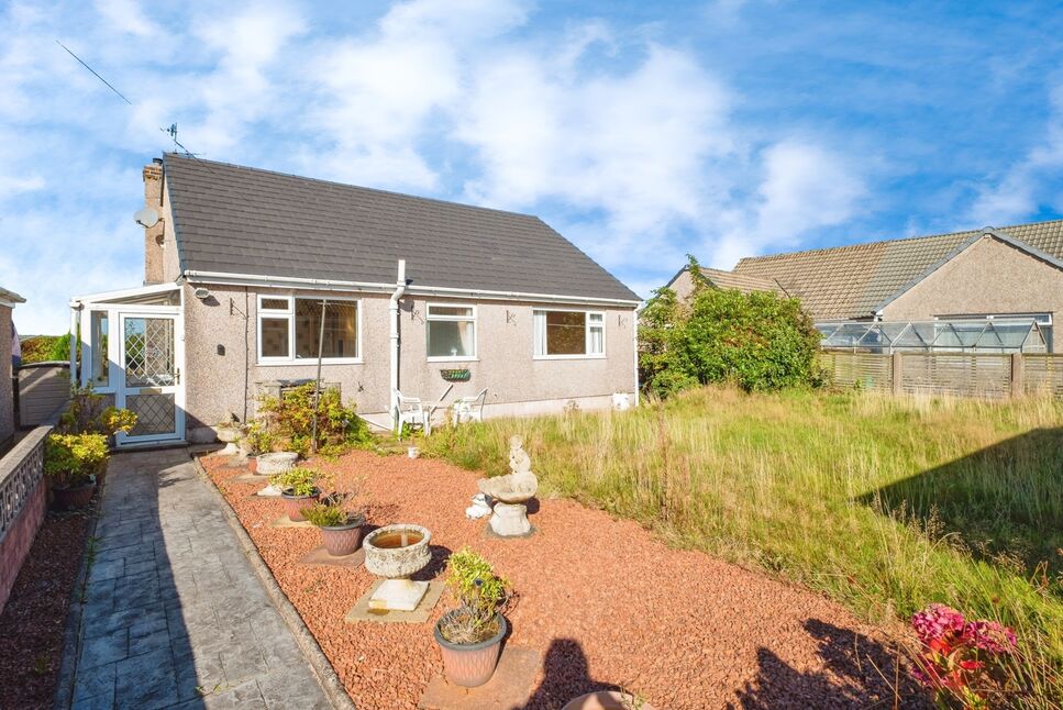 2 bedroom Detached Bungalow for sale