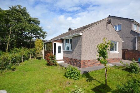 Windsor Court, 2 bedroom Detached Bungalow to rent, £850 pcm
