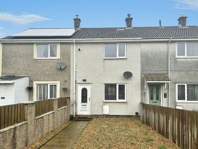 3 bedroom Mid Terrace House to rent
