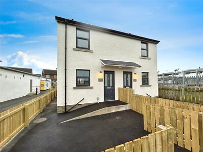 2 bedroom Semi Detached House to rent