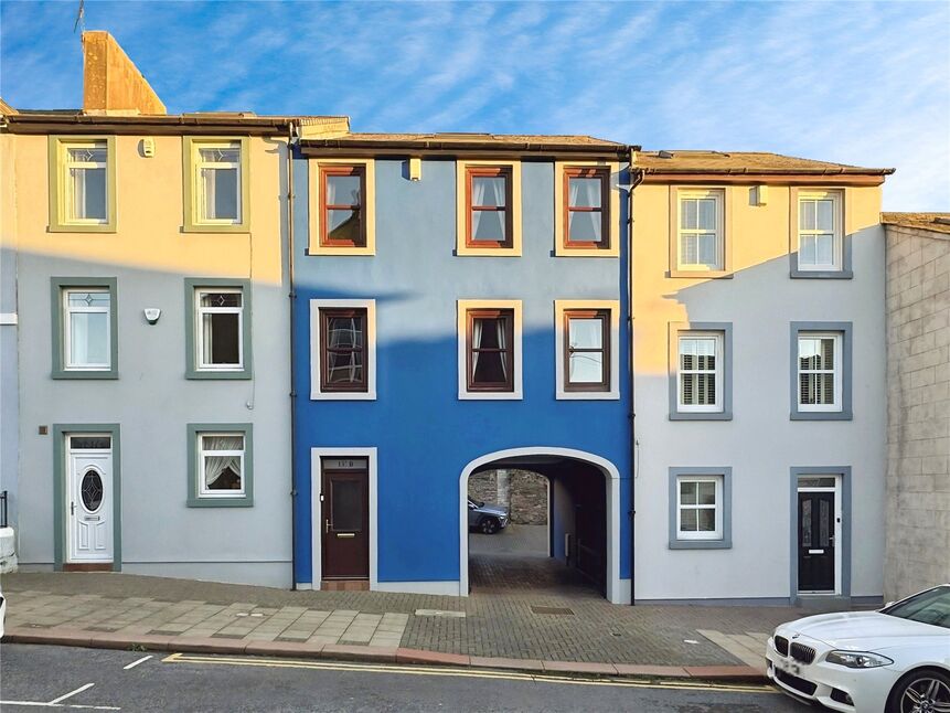 3 bedroom Mid Terrace House for sale