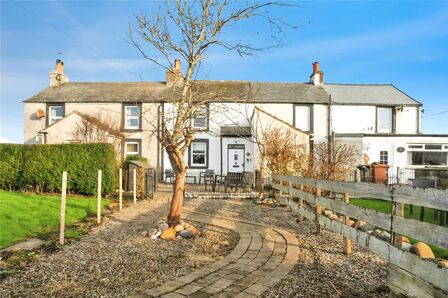 2 bedroom Mid Terrace Property for sale