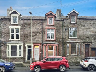 4 bedroom Mid Terrace House for sale