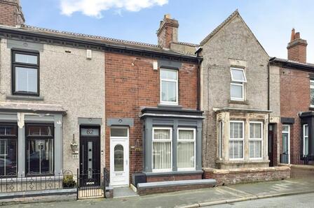 Frostoms Road, 3 bedroom Mid Terrace House for sale, &pound;120,000