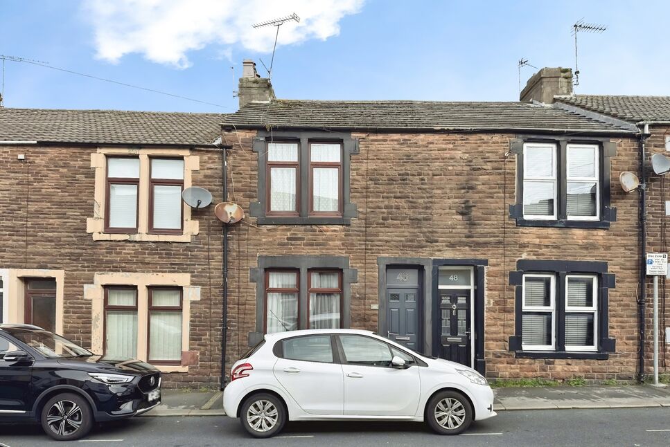 2 bedroom Mid Terrace House for sale