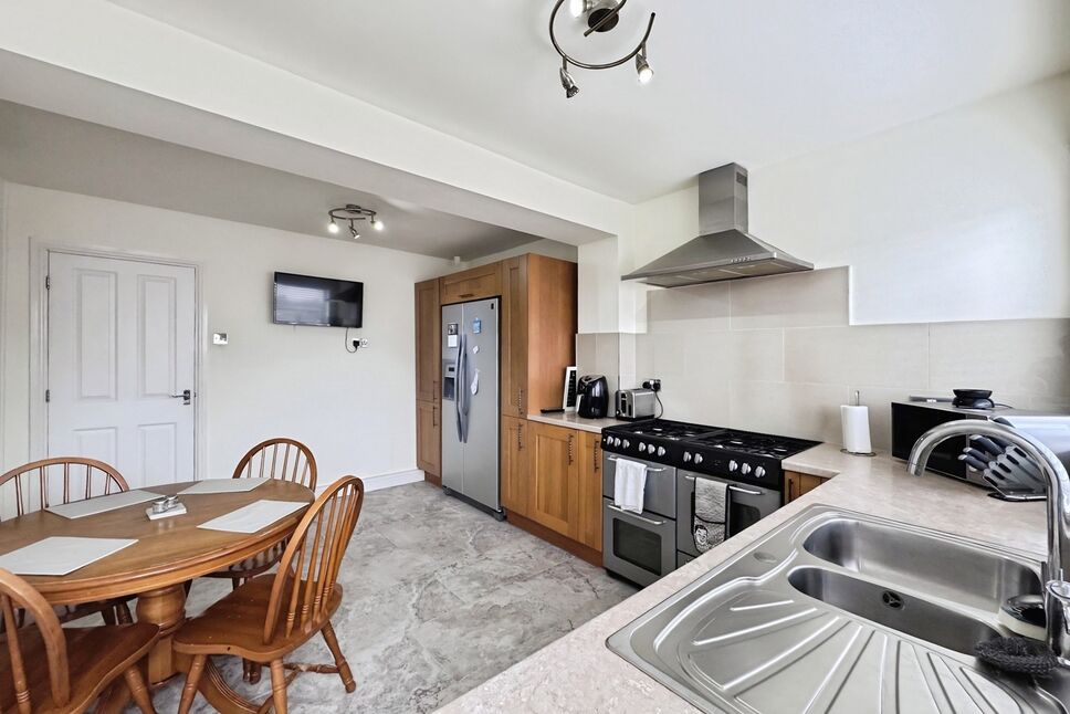 Kitchen / Dining Room