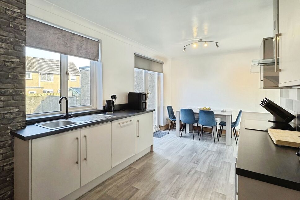 Kitchen / Dining Room