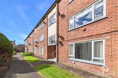 Croftside, 2 bedroom Flat for sale, &pound;130,000