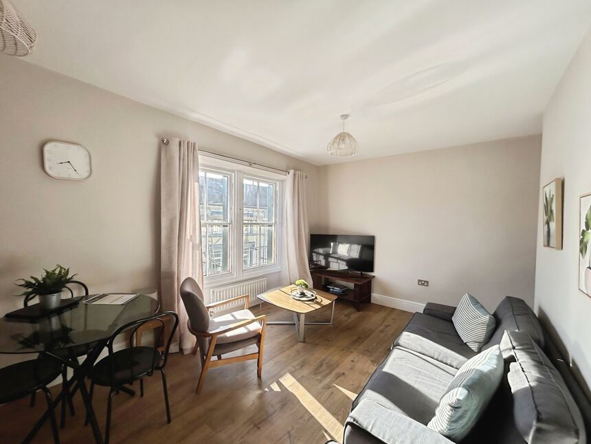 Lounge / Kitchen