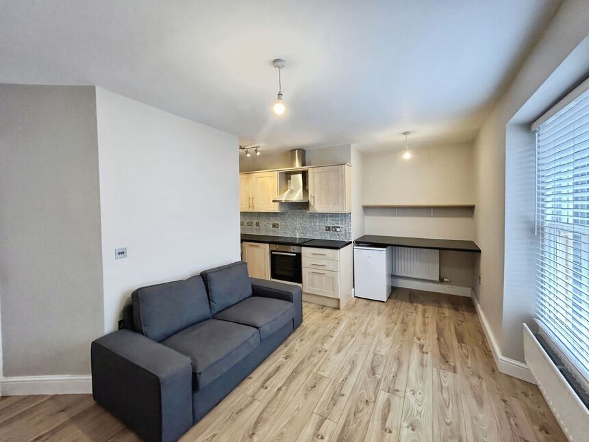 Lounge / Kitchen