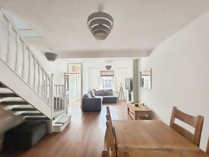 Lounge / Dining Room