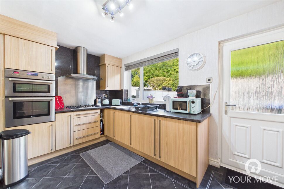 Kitchen / Living Area