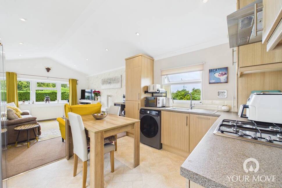 Kitchen / Living Area