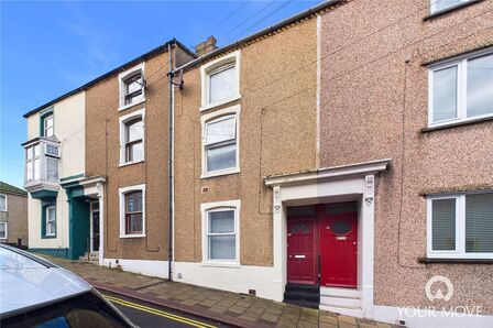 3 bedroom Mid Terrace House for sale