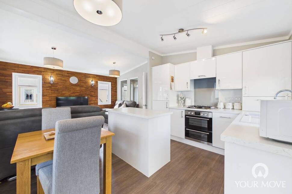 Kitchen / Living Area