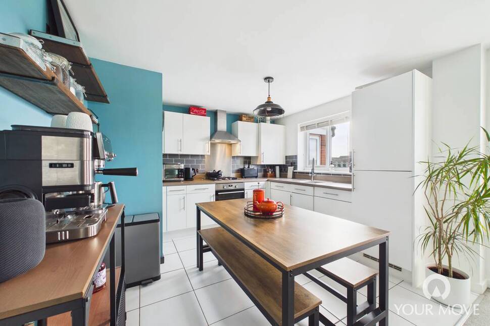 Kitchen / Living Area