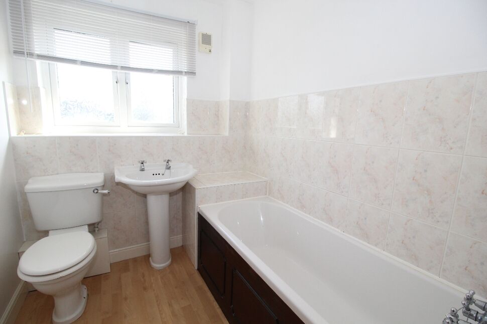 Family Bathroom / WC