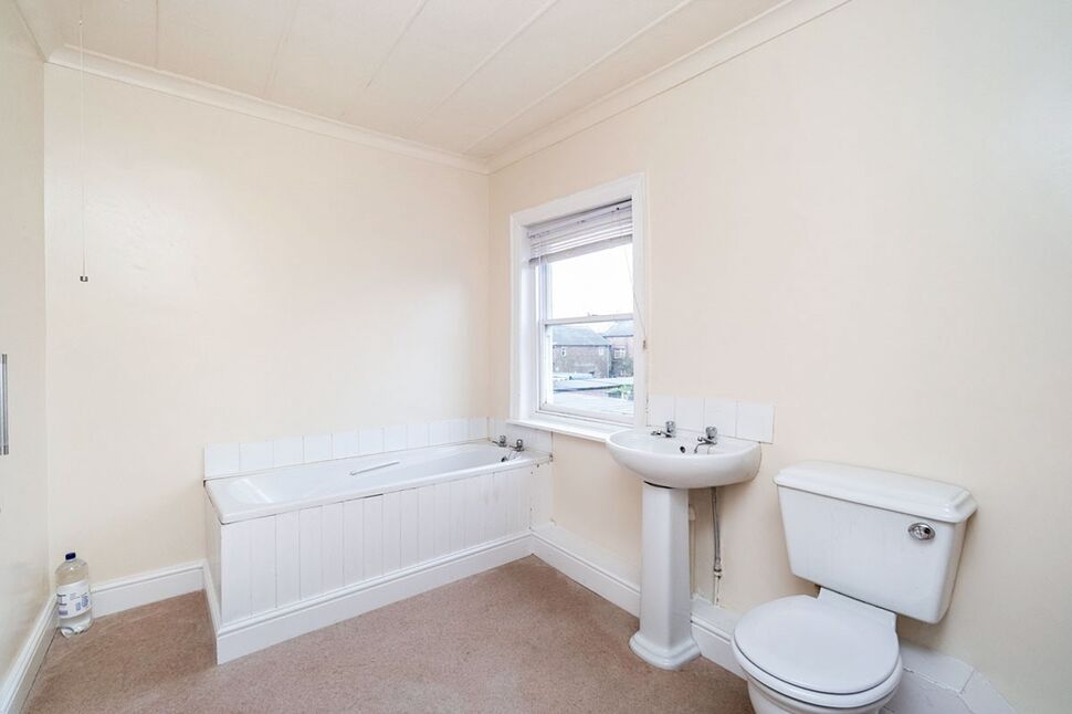 En-Suite Bathroom / WC