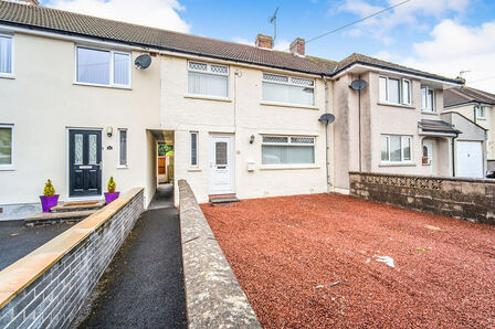 3 bedroom Mid Terrace House for sale