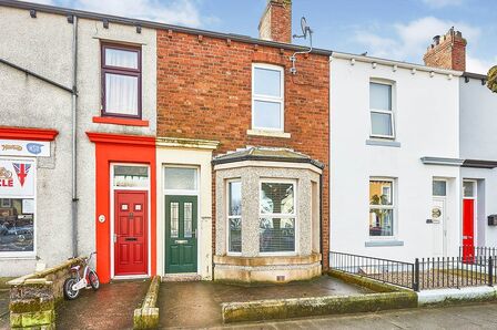 Esk Street, 3 bedroom Mid Terrace House to rent, &pound;750 pcm