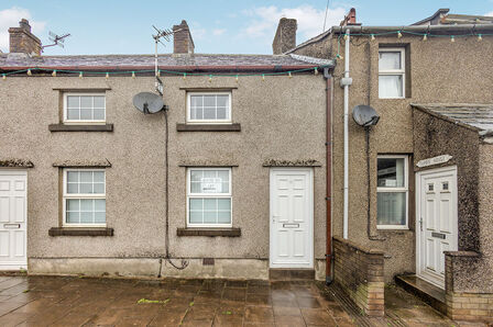 Queen Street, 1 bedroom Mid Terrace House to rent, &pound;500 pcm
