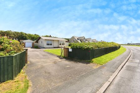 3 bedroom Detached Bungalow to rent
