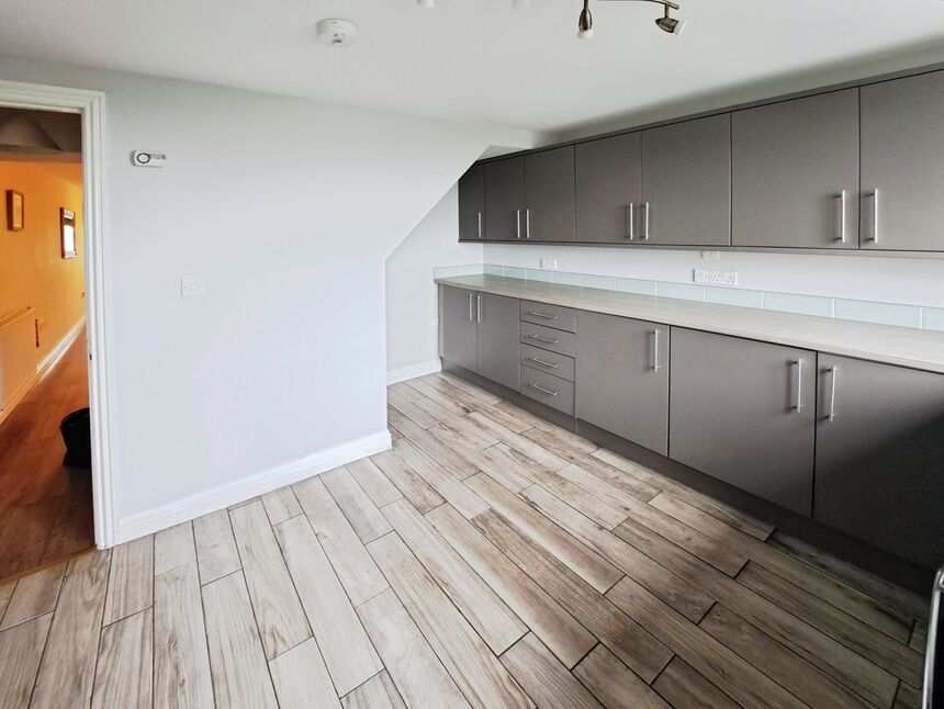 Kitchen / Breakfast Room