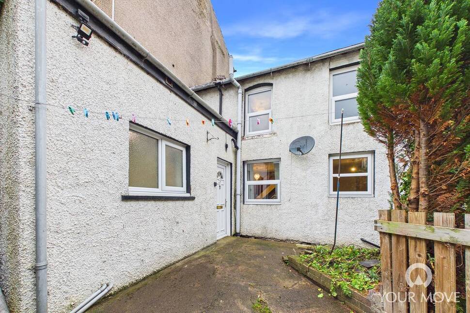 2 bedroom Mid Terrace House to rent