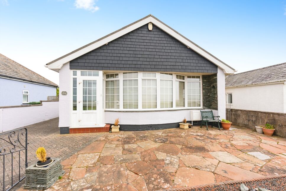 2 bedroom Detached Bungalow for sale