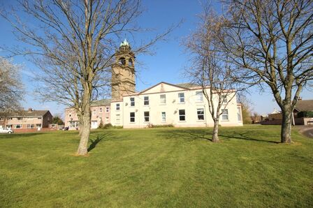 Highmoor Park, 2 bedroom  Flat for sale, £59,000