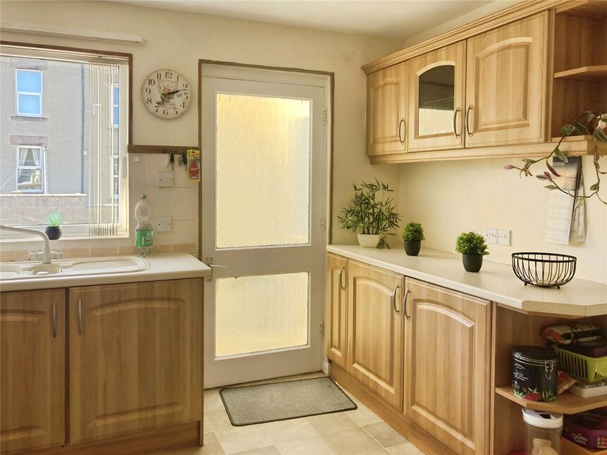 Kitchen / Breakfast Room