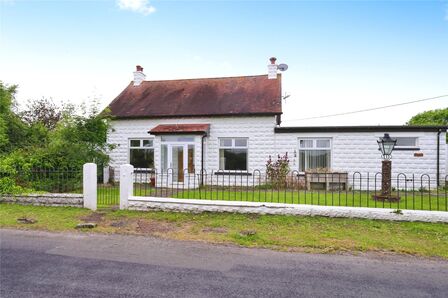 Causewayhead, 4 bedroom Detached Bungalow for sale, £279,000