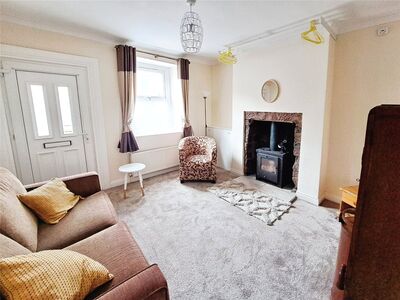 Springkell, 2 bedroom Mid Terrace House to rent, £600 pcm