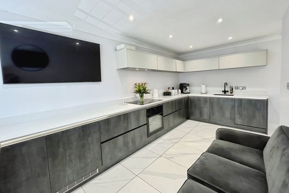 Kitchen / Breakfast Room