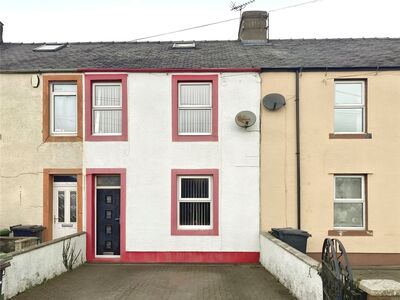 3 bedroom Mid Terrace House for sale