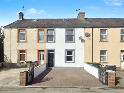 Croft Terrace, 3 bedroom Mid Terrace House for sale, £160,000