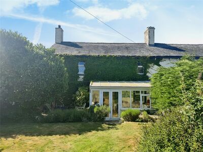 Red Dial, 3 bedroom Semi Detached House for sale, £325,000