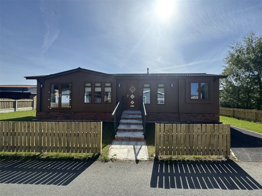 2 bedroom Detached Property for sale