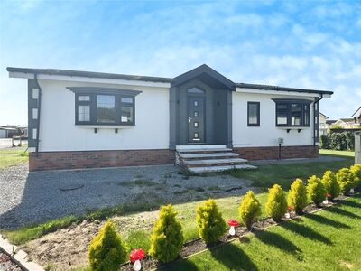 2 bedroom Detached Property for sale