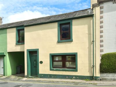 3 bedroom Mid Terrace House for sale