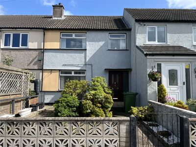 3 bedroom Mid Terrace House for sale