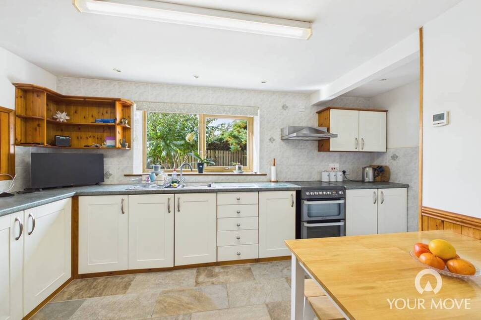 Kitchen / Breakfast Room