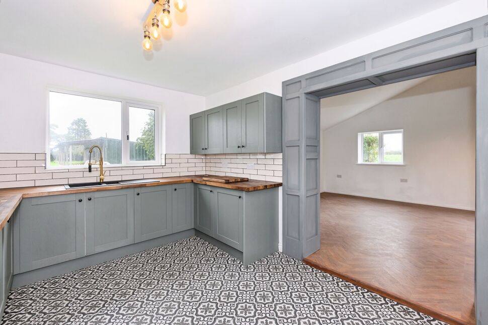 Kitchen / Breakfast Room