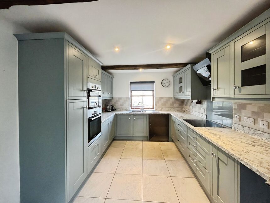 Kitchen / Breakfast Room