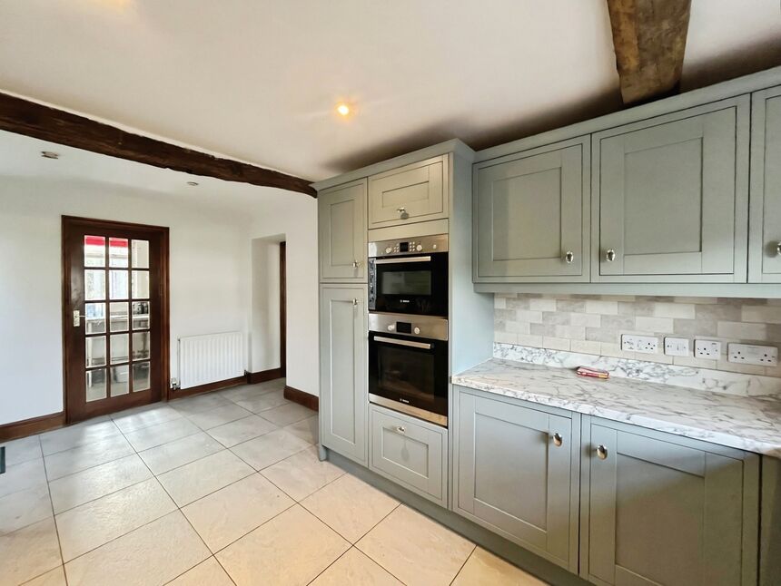 Kitchen / Breakfast Room