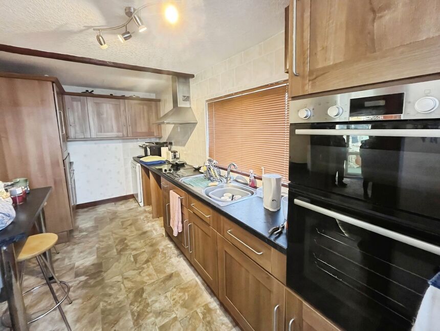 Kitchen / Breakfast Room