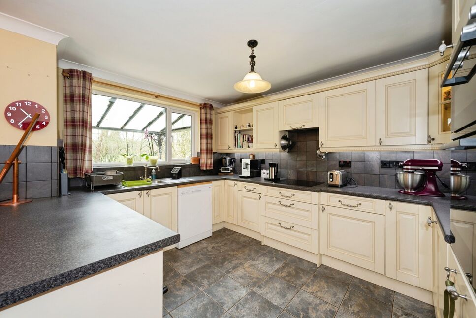 Kitchen / Breakfast Room