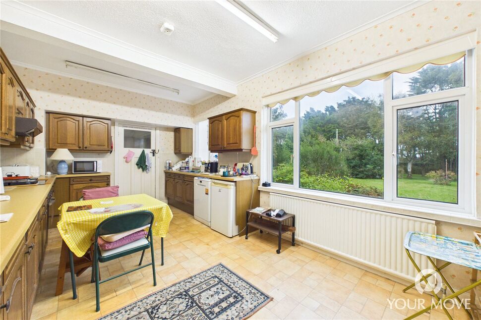 Kitchen / Breakfast Room
